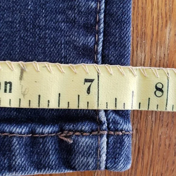 EUC women's Talbots Simply Flattering 5-pocket straight jeans 12P - Picture 8 of 13